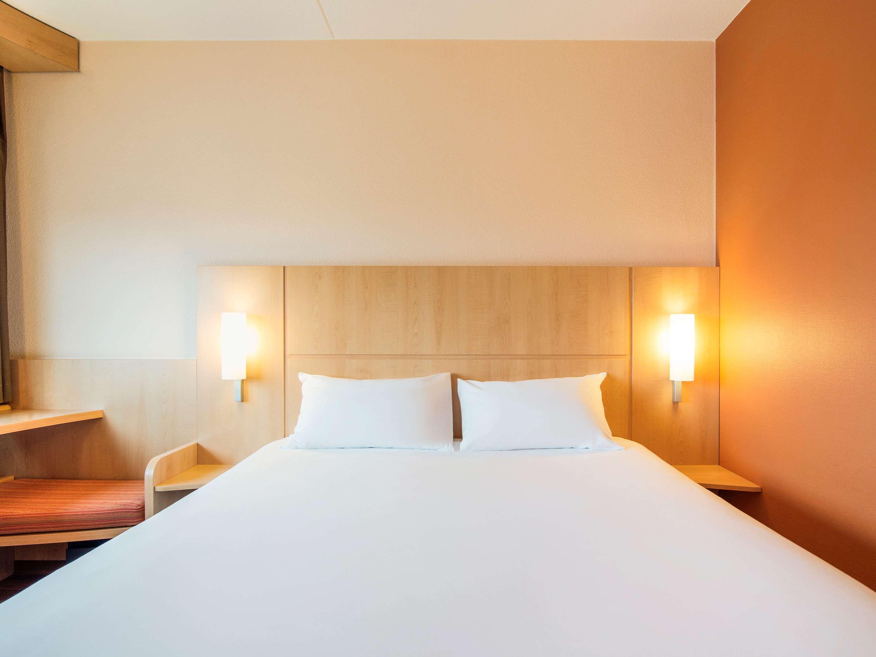 Ibis Schiphol Amsterdam Airport Hotel Badhoevedorp Exterior photo