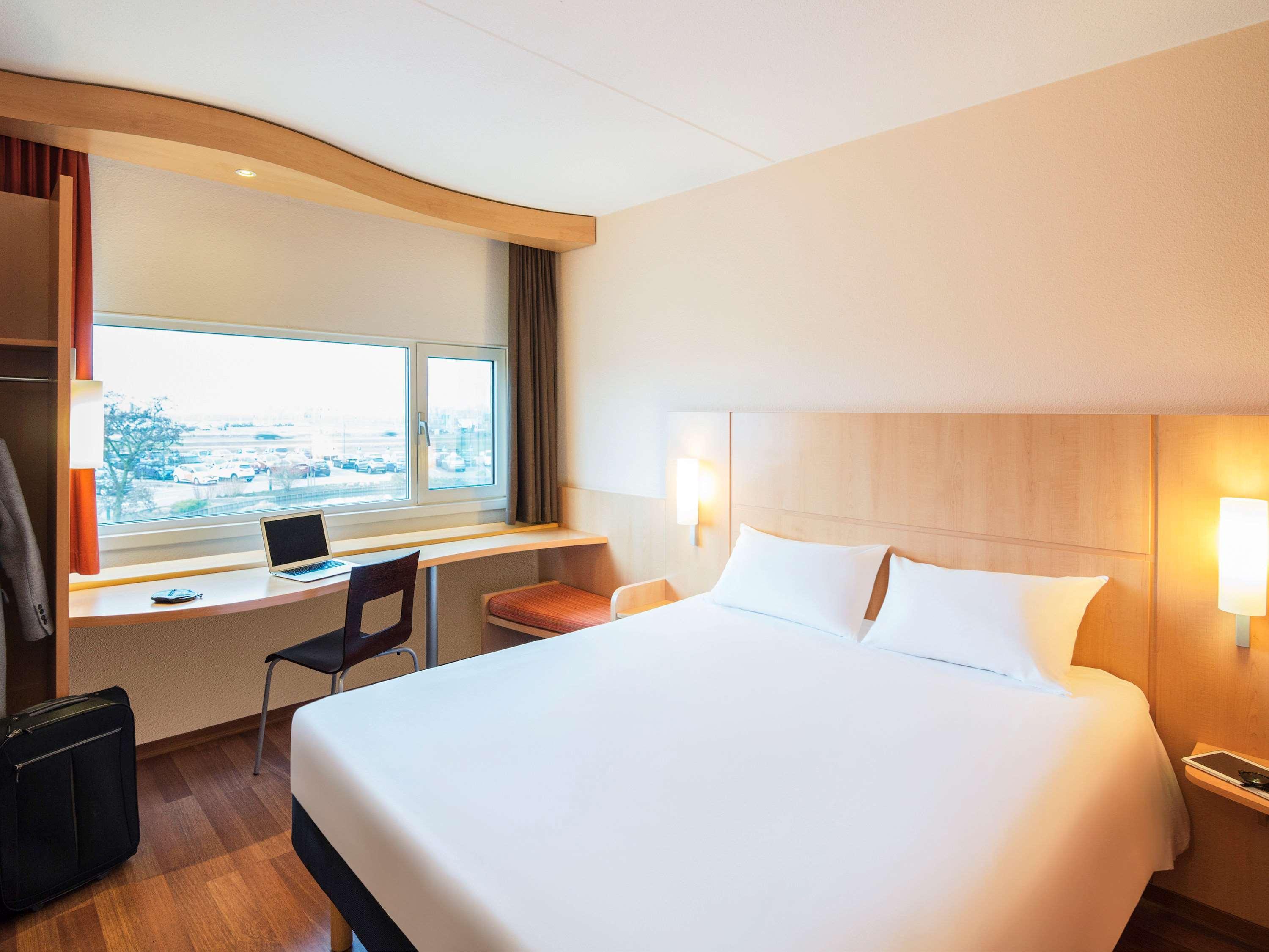 Ibis Schiphol Amsterdam Airport Hotel Badhoevedorp Exterior photo